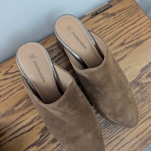 Johnston & Murphy Women's Tan Suede Mule Heels